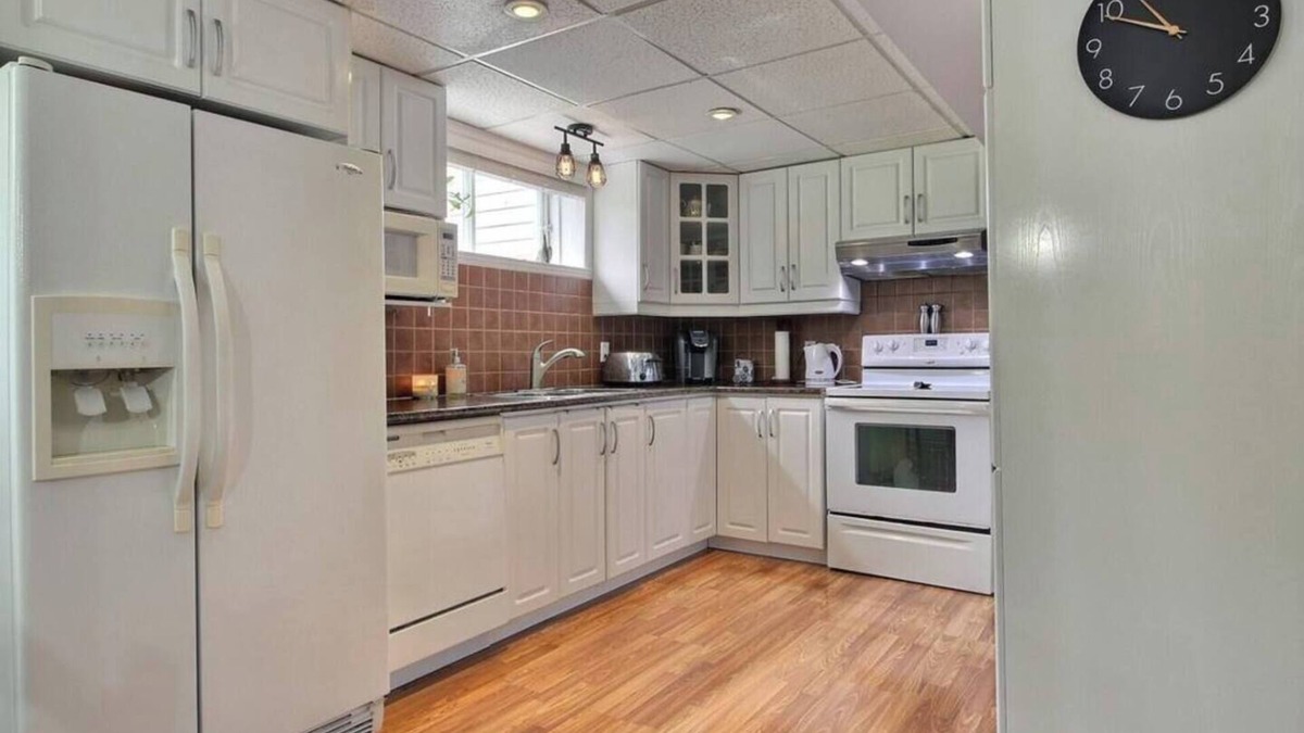 Carignan Apartment | Cozy Turnkey Apartment