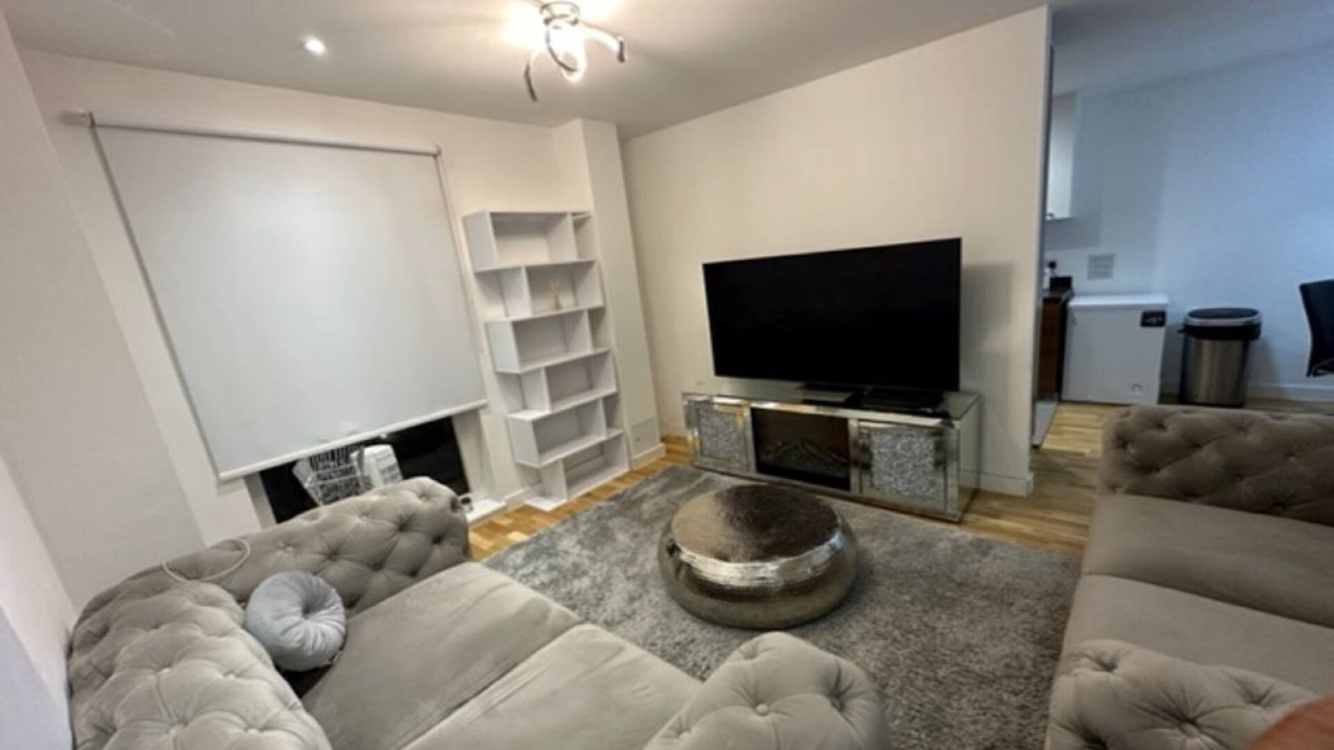 Greenwich West Apartment | Cozy two bed flat in London close to Canary wharf