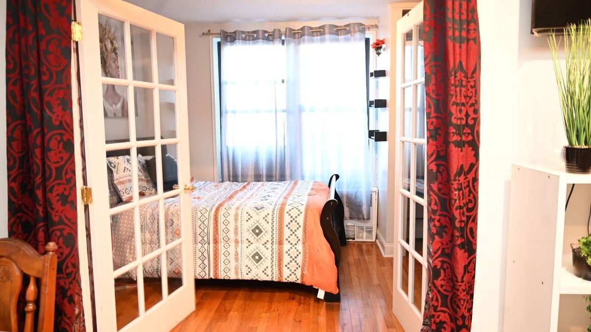 Brooklyn Apartment | Cozy two bedroom apartment close to JFK