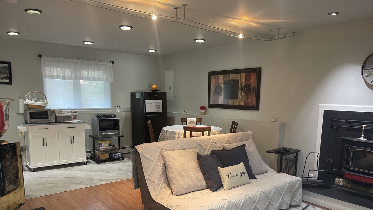 Pomona Apartment | Cozy two bedroom apartment outside the beautiful Harriman State Park.