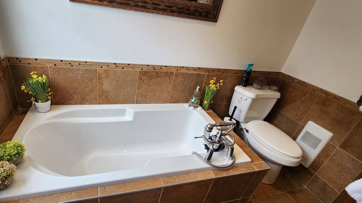 Downtown Gatineau Condo | Cozy two Bedroom Condo in the Heart of Gatineau