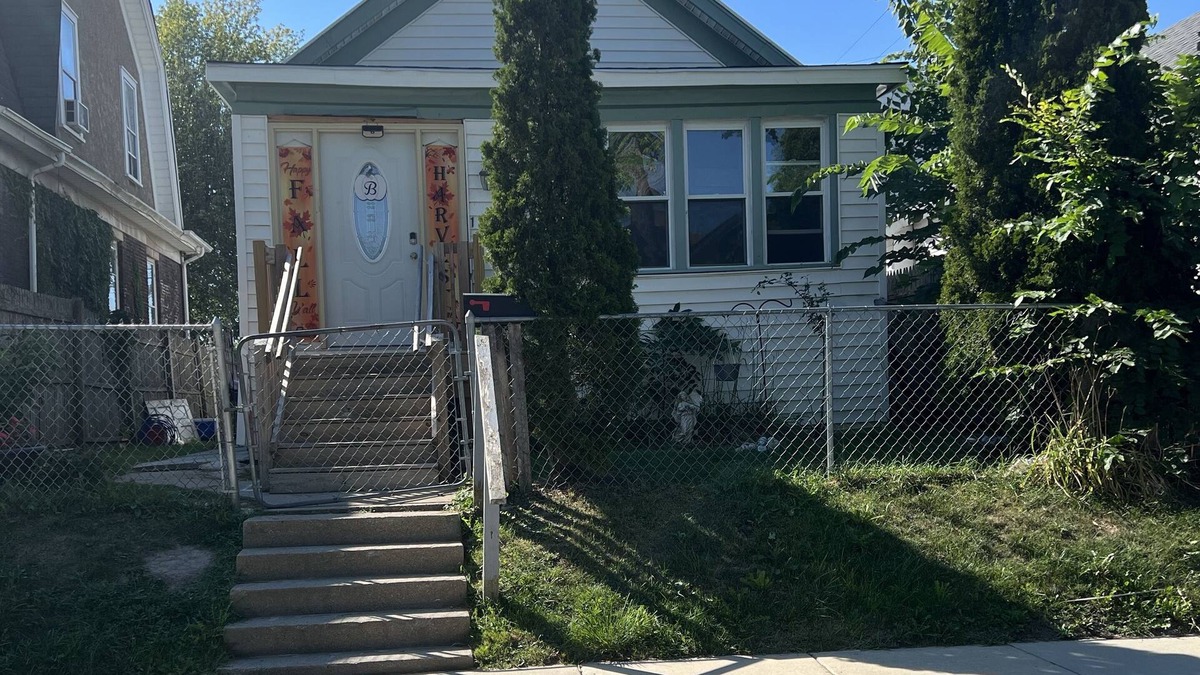 Racine House | Cozy two bedroom home in Racine