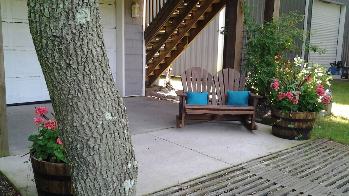 Carova Beach Cottage | Cozy up in this very relaxing efficiency suite surrounded by pristine wildlife.