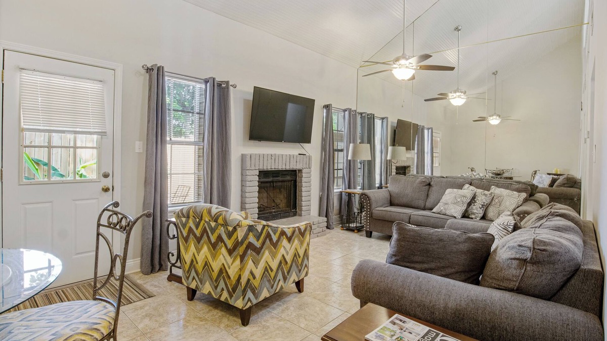 Lafayette House | Cozy Updated Townhome