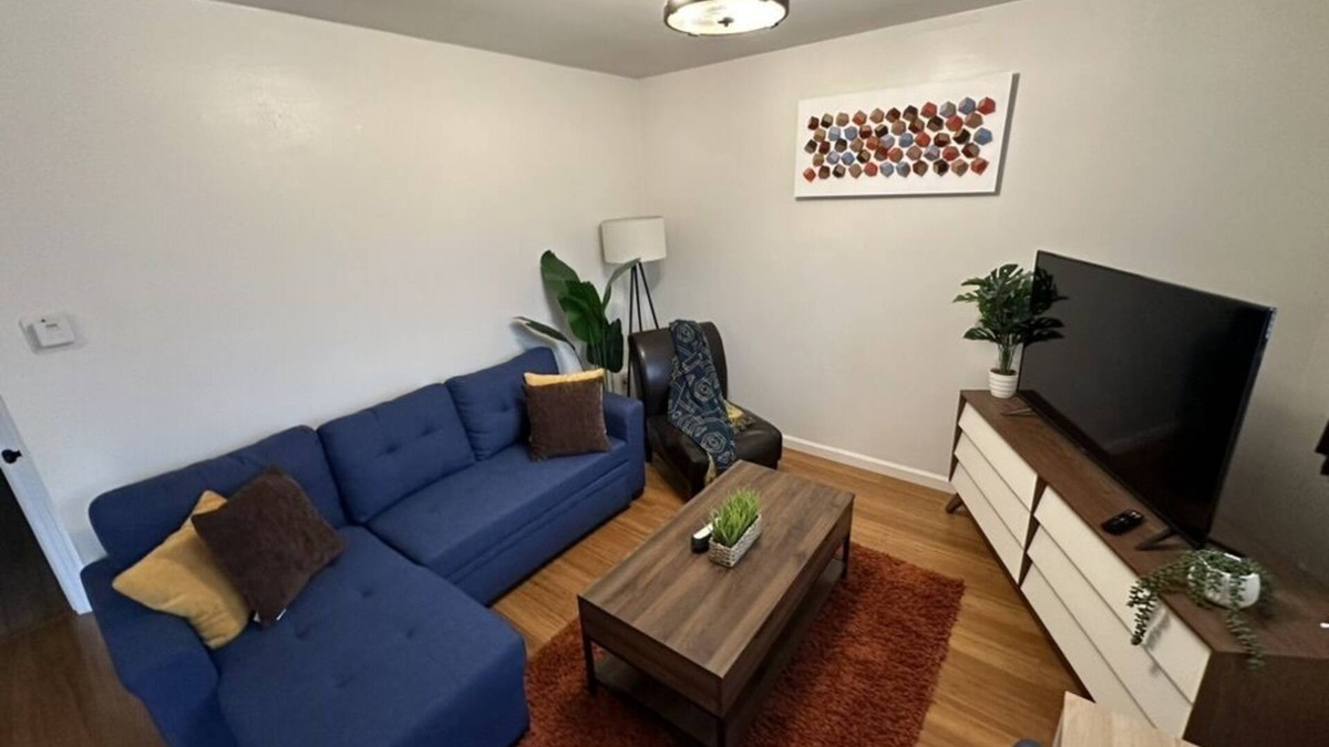 Olde Towne East Apartment | Cozy upstairs apartment, private 1 bed/1 bath, steps to everything Columbus