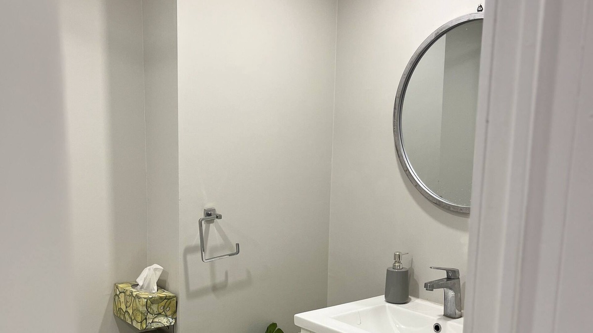 Lachine Apartment | Cozy Urban Private Room in Lachine