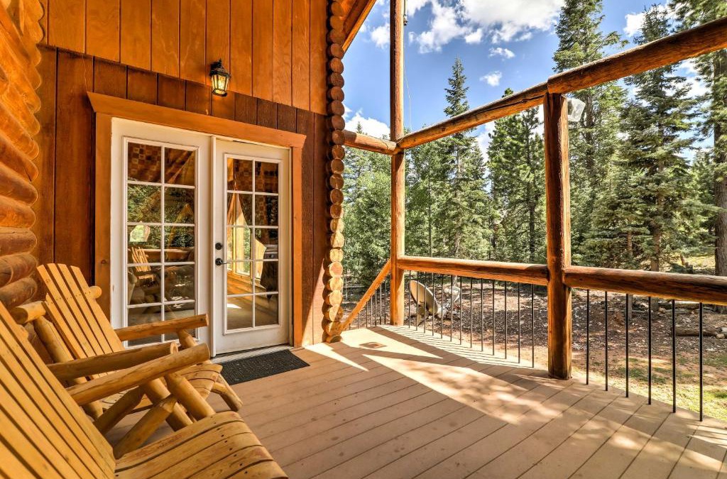 Meadow View Heights House | Cozy Utah Cabin with Deck and Fire Pit!
