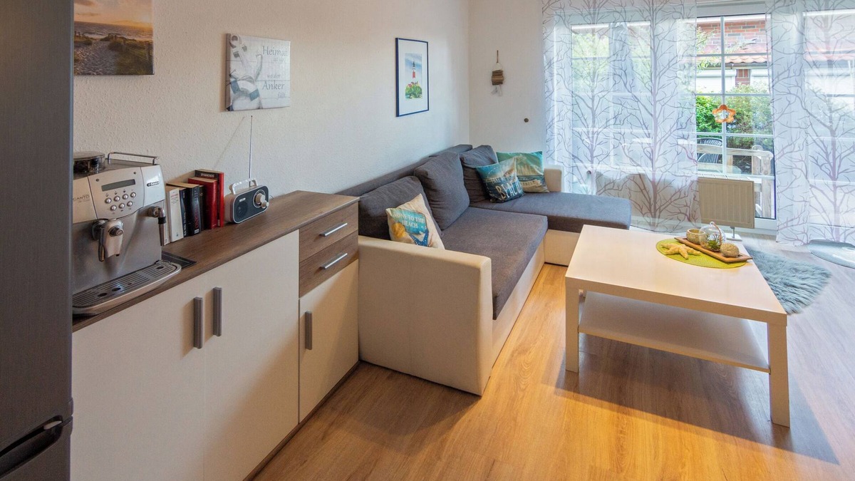 Westeraccumersiel Apartment | Cozy vacation apartment Klein Kluntje in Dornumersiel with terrace