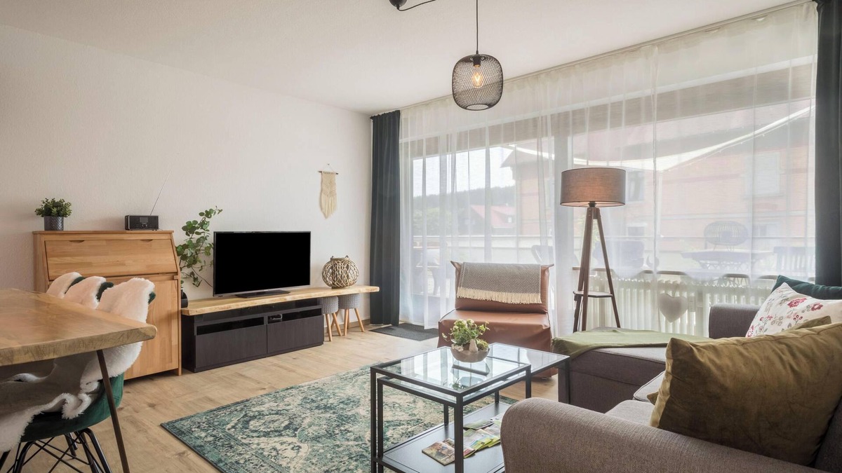 Schoenwald Apartment | Cozy Vacation Apartment 117 with Garden View, Wi-Fi and Balcony
