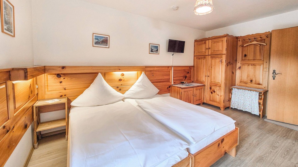 Ramsau bei Berchtesgaden Apartment | Cozy vacation apartment with balcony and mountain view - ideal for active people
