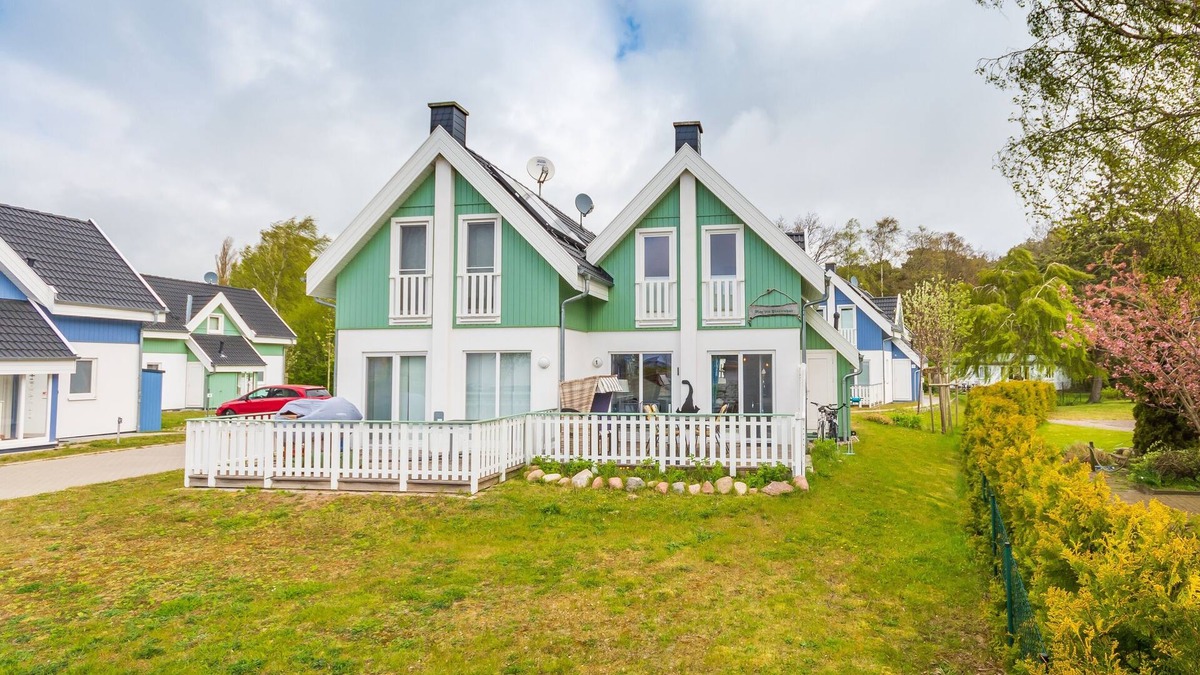 Juliusruh House | Cozy vacation home near the beach with infrared cabin & fireplace