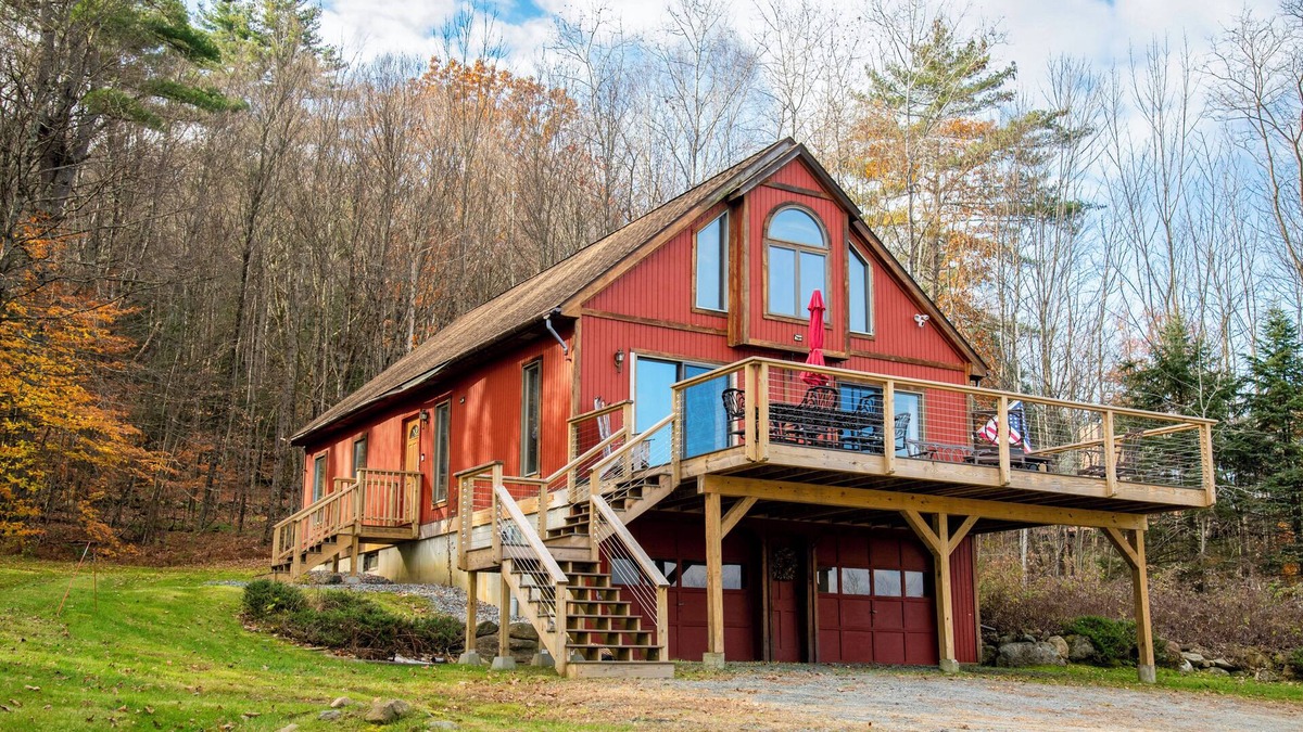 Chester House | Cozy Vermont Cabin · Mountain Views · Near Okemo