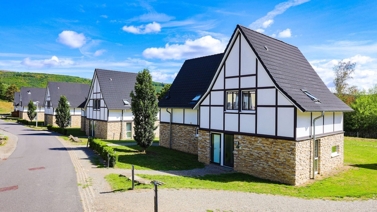 Heimbach Villa | Cozy Villa at Eifel Park