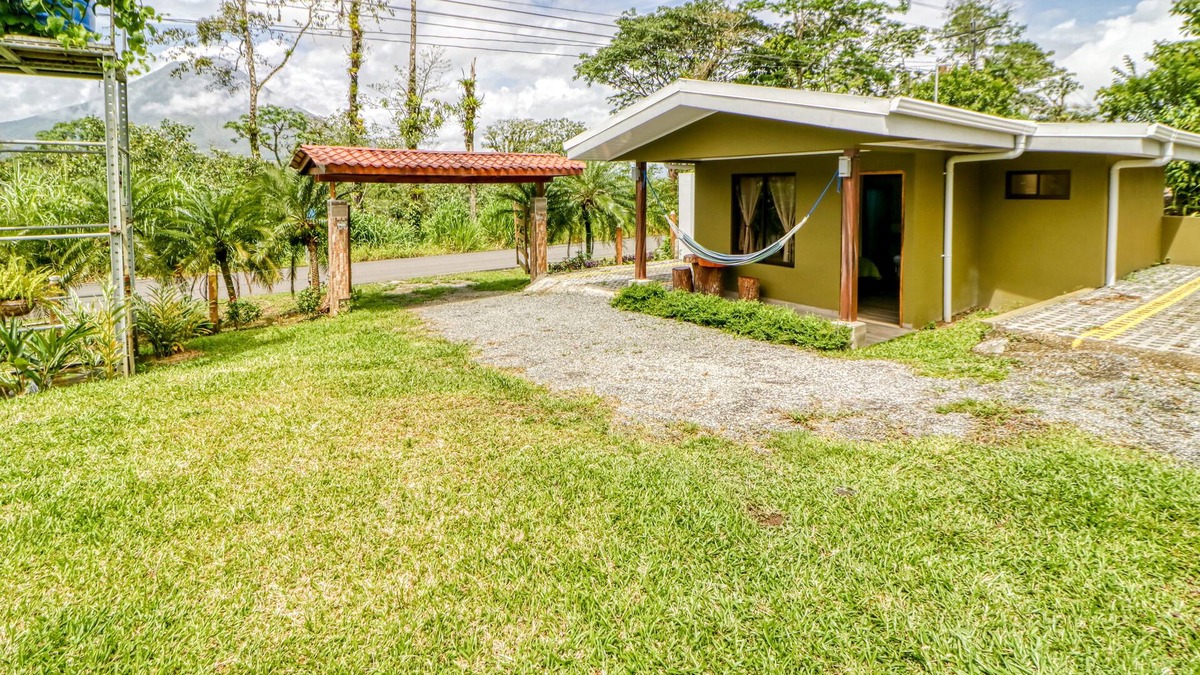 Arenal Hot Springs Apartment | Cozy villa with volcano views, fast WiFi, kitchenette & hammock - dog-friendly