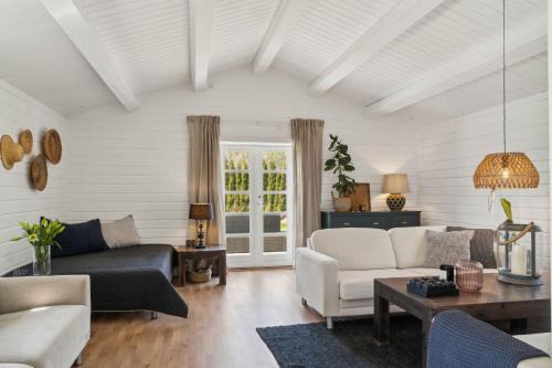 Idestrup House | Cozy Wooden Cottage With A Great Terrace