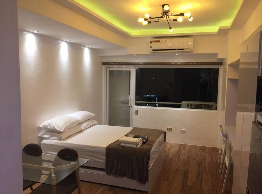 Valencia Apartment | Cozy35sqm w parking balcony Wifi/Netflix near Mall