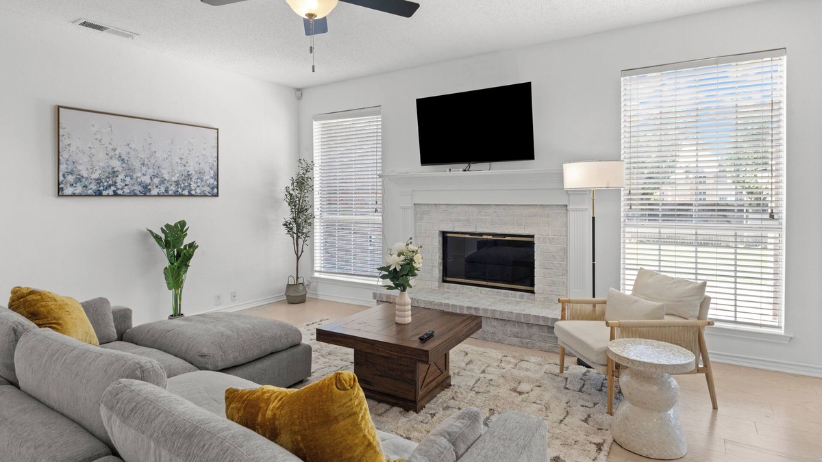 Carrollton House | Cozy4B2.5B｜Lush Backyard for leisure｜Fully furnished｜Garage access #42456