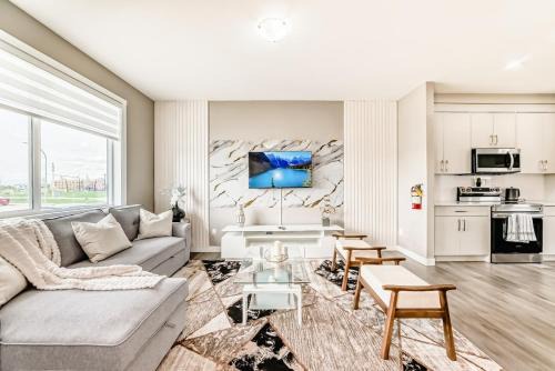Calgary House | Cozyhub Vacation Rental Calgary-3Bedroom with AC