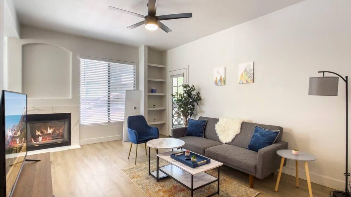 Kierland Apartment | CozySuites at Kierland Commons by golf course!