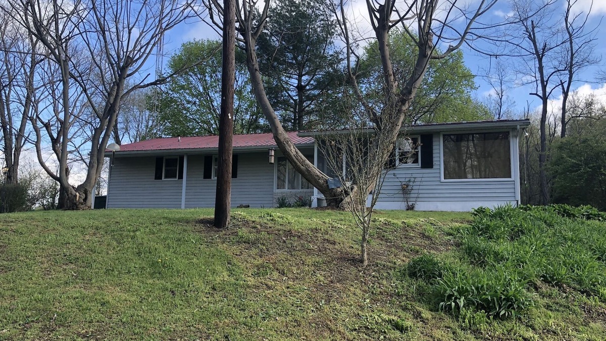 Greencastle Cottage | Cozytown Cottage near Whitetail Ski Resort and Hagerstown Maryland.