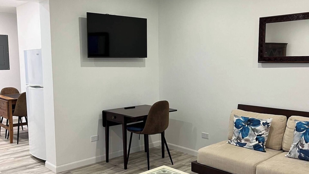 Paget Apartment | CR Apartment with amazing view.