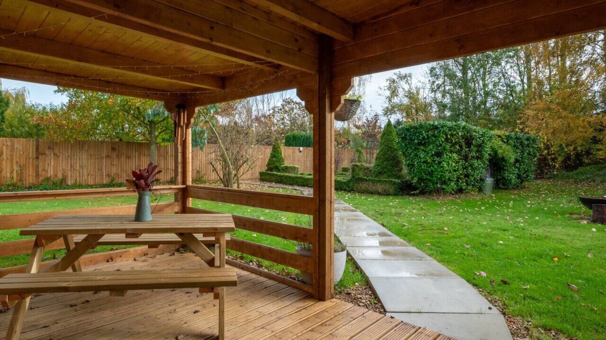 Wisbech House | Crafter's Retreat - One Bedroom House, Sleeps 2