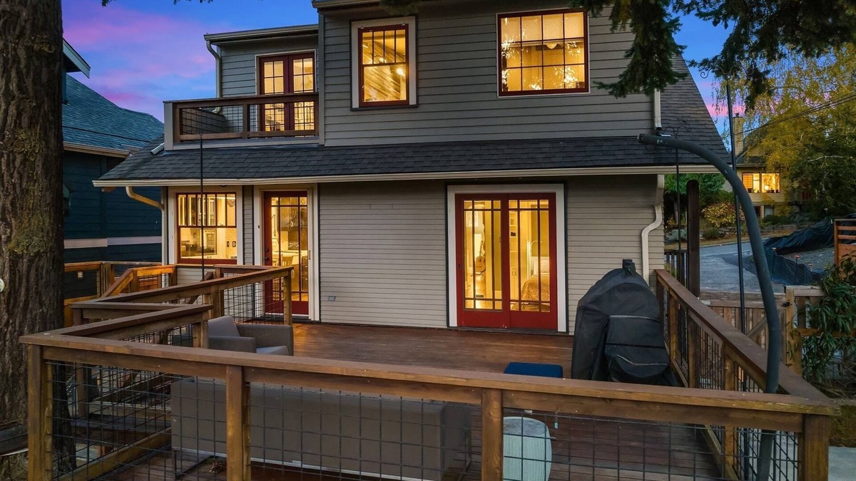North Queen Anne House | Craftsman Charm & Stunning Views: Your Queen Anne Remodeled Getaway