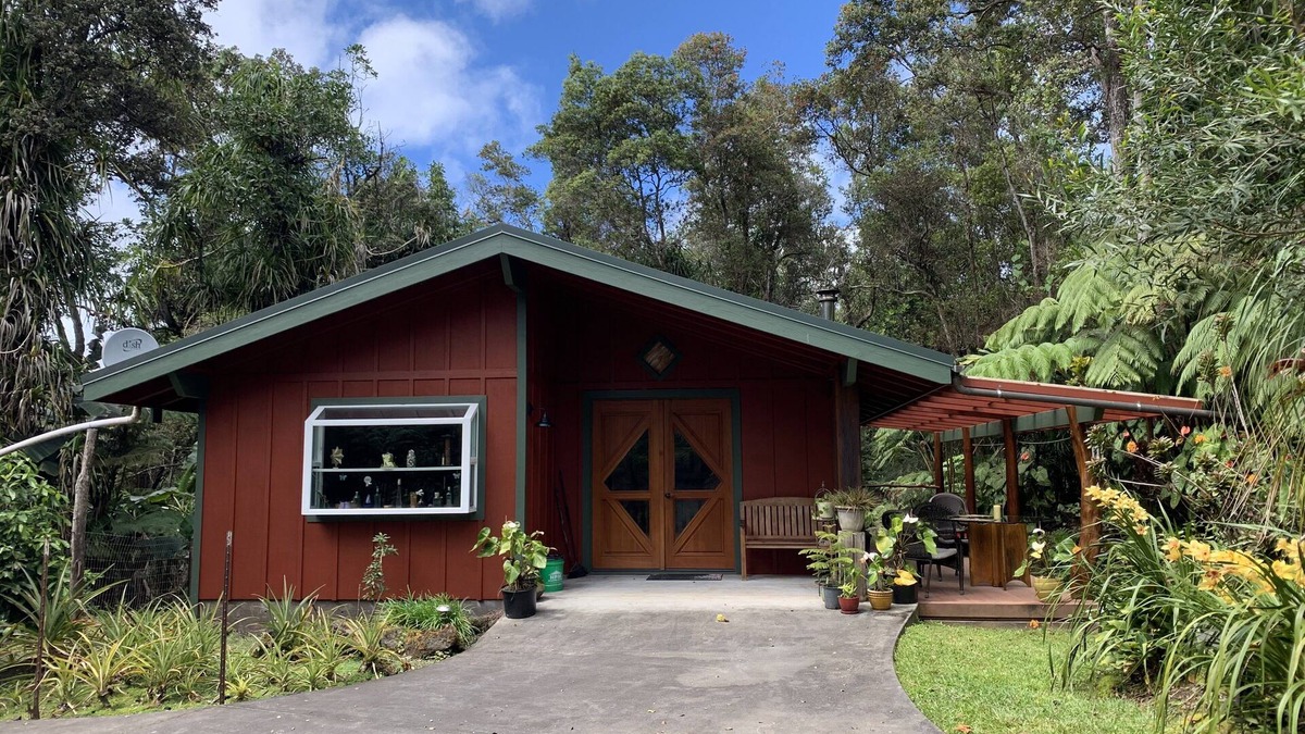 Kailua-Kona Cottage | Craftsman Cottage on 6 forested acres