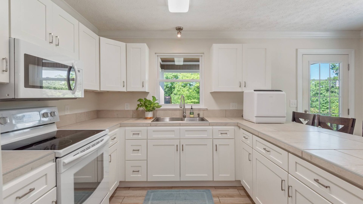 Andersonville House | Craftsman Cottage in Sequoyah Marina Neighborhood on Norris Lake
