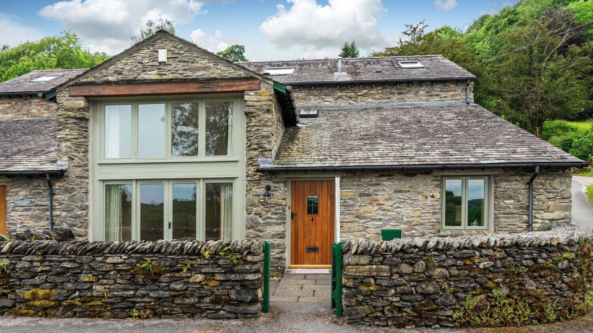Low Newton Cottage | CRAGFELL COTTAGE, romantic, with a garden in Cartmel Fell