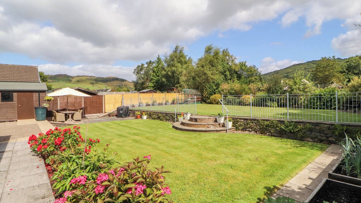 Staveley House | CRAGGY VIEW, pet friendly, with a garden in Staveley