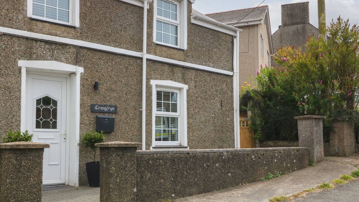 Nefyn Cottage | CRAIGFRYN, pet friendly, country holiday cottage in Nefyn