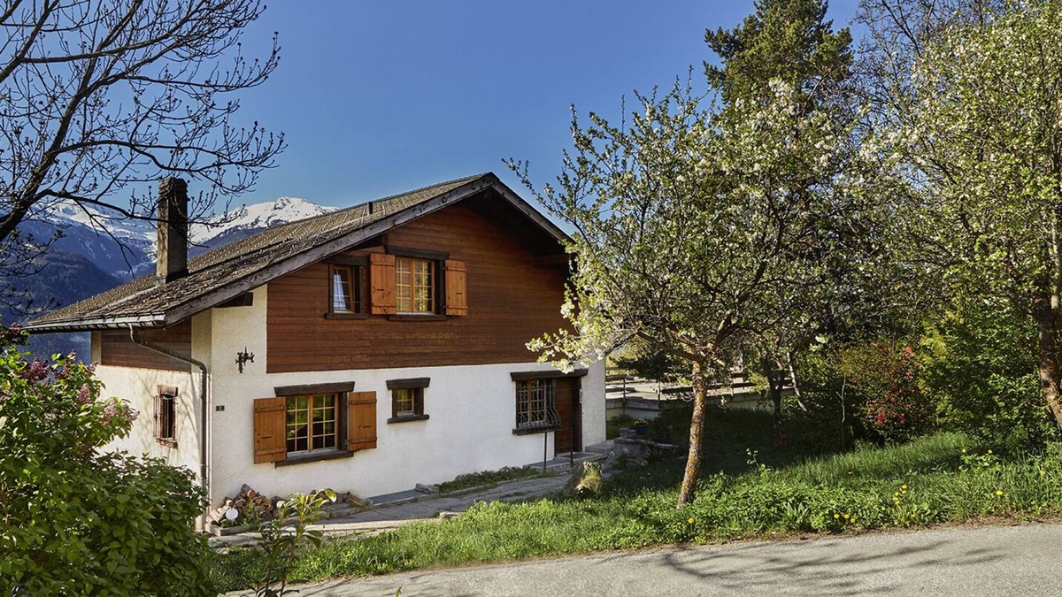 Montana Bed & Breakfast | Crans-Montana, charming B&B for 2-4 people