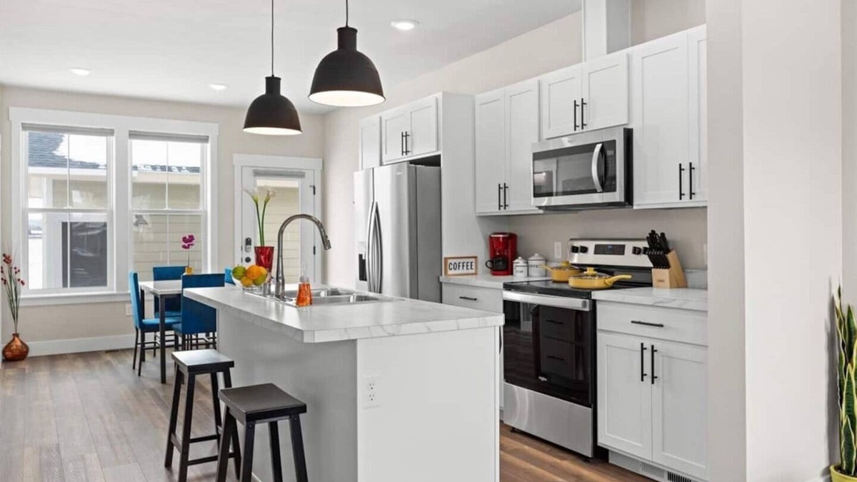 North Park House | Crash with Class in this Townhome