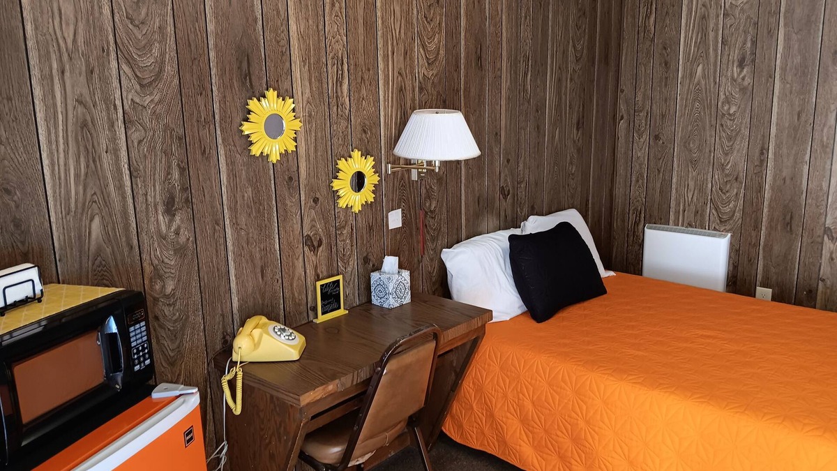 Springfield Hotel | Crawford Motel