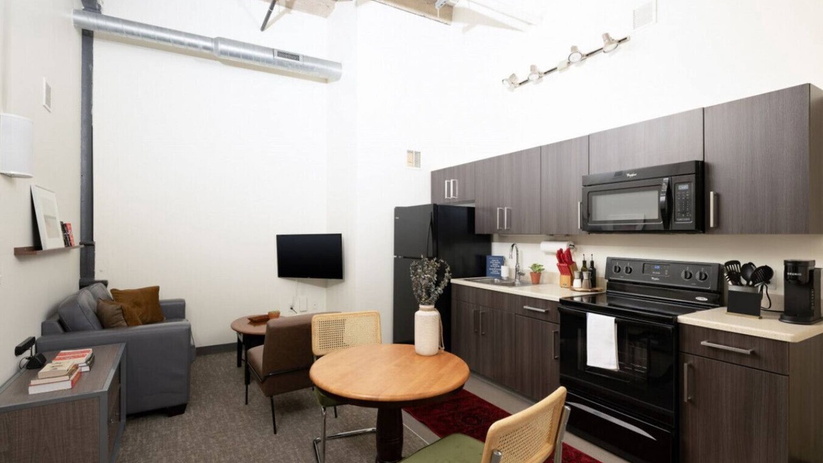 Milwaukee Apartment | Cream City 2BR Apt - Just 3 Blocks to Fiserv with Gym and Parking