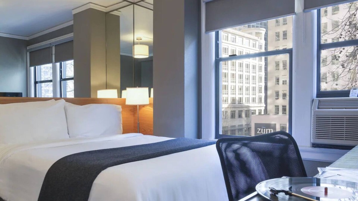Downtown Seattle Hotel | Creative's Haven in Seattle Downtown - Near Museum of Pop Culture