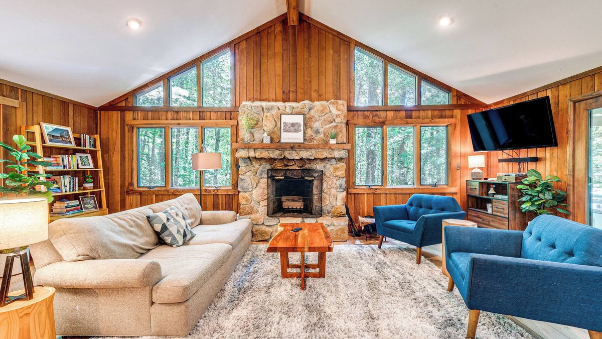 Pocono Pines Cottage | Creek Access & Deck: Family Pocono Pines Cottage