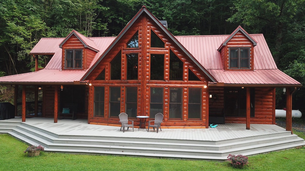 Walnut Mountain House | CREEKFRONT, Fishing, POND, HIKING & nearby WINERIES, modern 3 bedroom