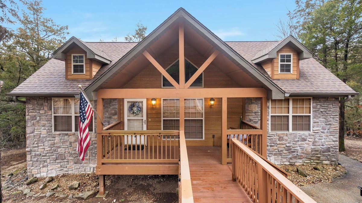 Branson West Cabin | Creekside – 2 BDR Resort Cabin in Epic Location!