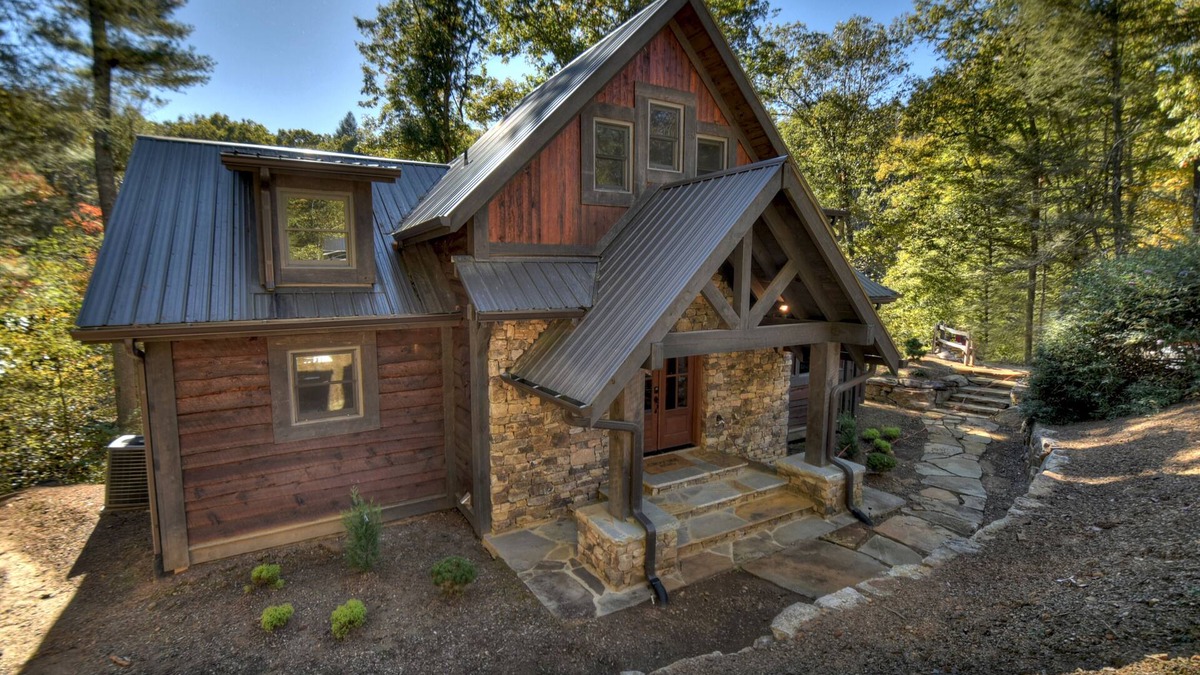 Cashes Valley House | Creekside Bend - Fightingtown Creek