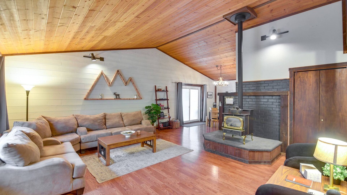 Downieville-Lawson-Dumont Cabin | Creekside Cabin: Easy Access to i-70 & Slopes!