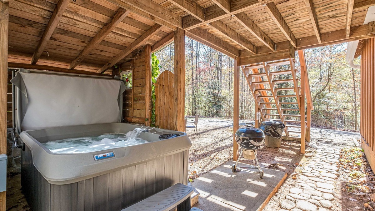 Helen Cabin | Creekside Cottage | 1BR,1BA | Pet Friendly, Hot Tub, Pool Table, Trout Fishing