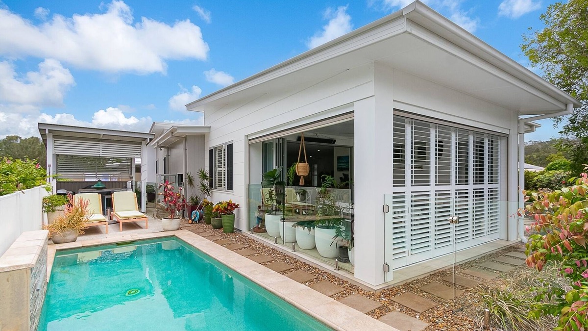 Pottsville House | Creekside Cottage - 3BR Tranquil Beach Home by uHoliday