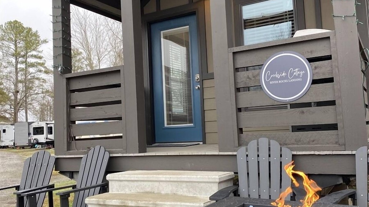 Gadsden House | Creekside Cottage at River Rocks Landing