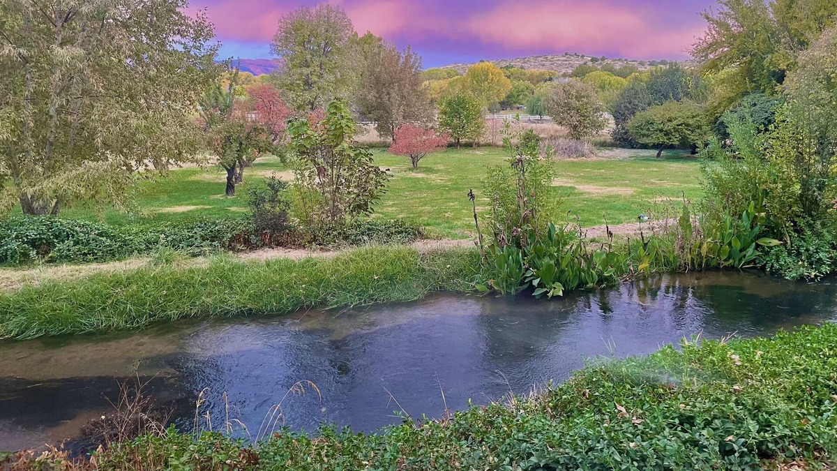 Cornville Cottage | Creekside Farm Cottage Minutes from Sedona!