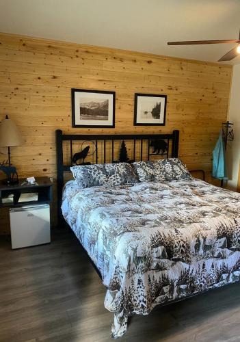 Markleeville Hotel | CREEKSIDE LODGE