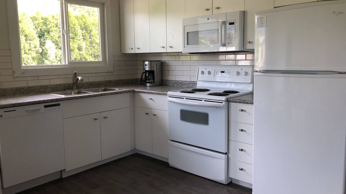 Rutland House | Creekside Retreat in town