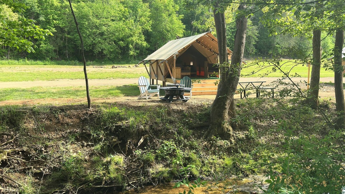 Newport RV Rental | Creekside Tranquil Glamping in the Smokies|WiFi|AC