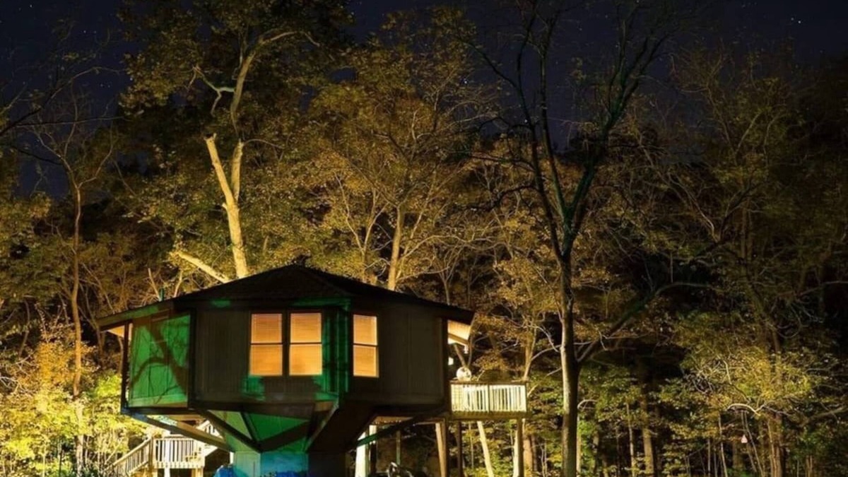 Attica Villa | Creekside Treehouse-Hot Tub, Pets permitted